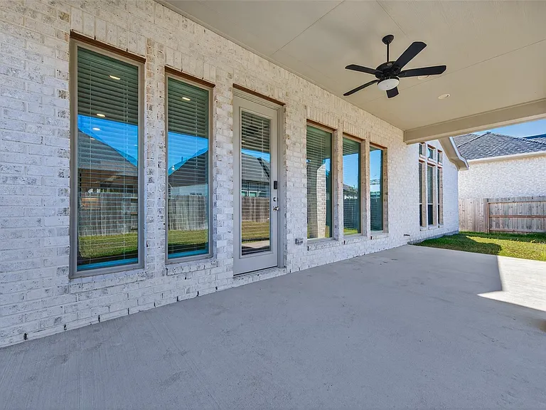 15330 Legacy Park Way — Photo 49