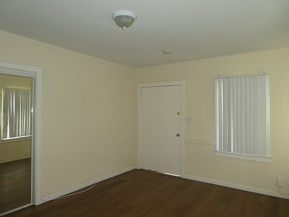 4th image of 14207 Sylvan St