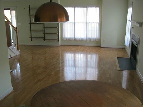 2nd image of 2517 Burrows Ct