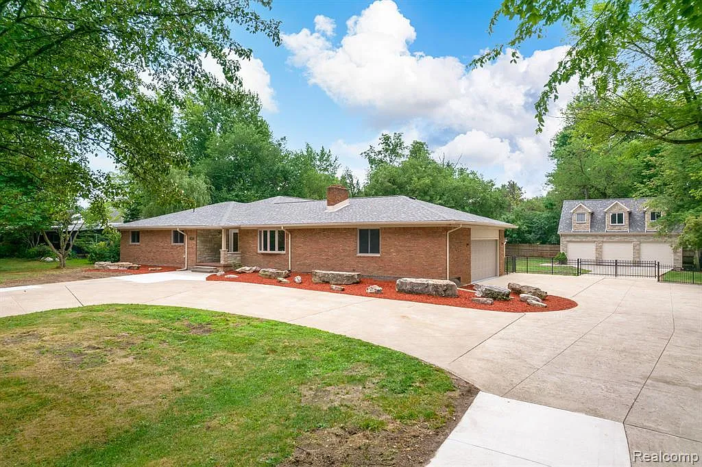 3 bed, 2754 sqft, $3,500 — Photo 1