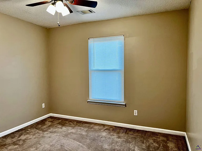 125 Faybrook Dr — Photo 16