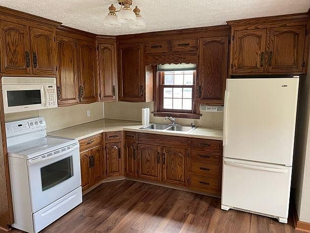 1st image of 2029 W Main St