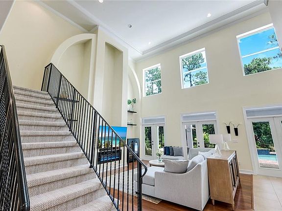 5th image of 2661 Golden Gate BLVD W