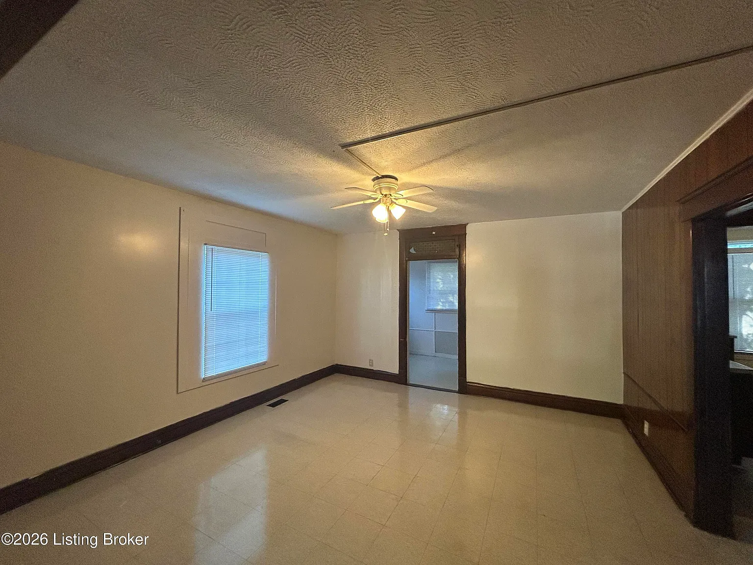 3 bed, 1.0 bath, 1680 sqft, $1,000 — Photo 4