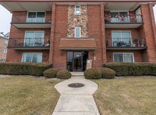8136 169th St APT 1E, Tinley Park, IL 60477