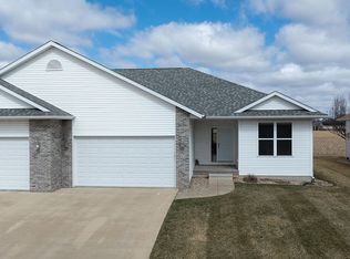 812 Dorchester Pl NE, Cedar Rapids, IA 52402