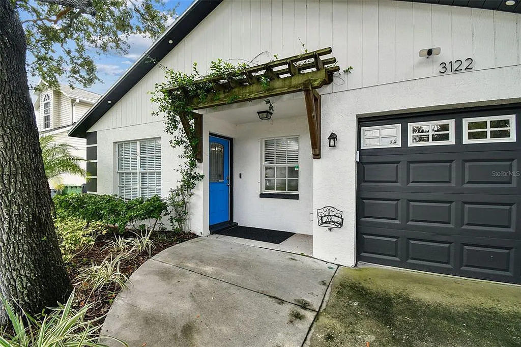 3 bed, 2.0 bath, 1132 sqft, $3,000 — Photo 2