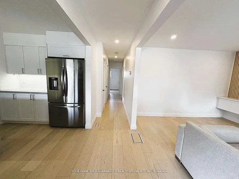 36 Queen St #MAIN FLOOR — Photo 5