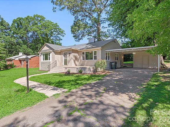 3rd image of 1218 Forestdale Dr