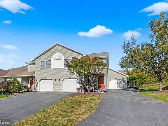 3rd image of 1350 Sugar Maple Ct