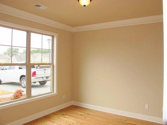 2nd image of 552 Woodburn Ln