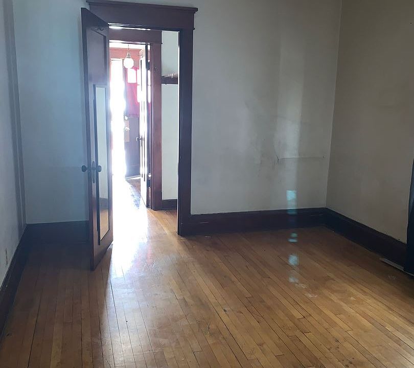 2nd image of 3266 N Buffum St