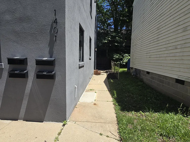 1401 Charles St #D — Photo 15