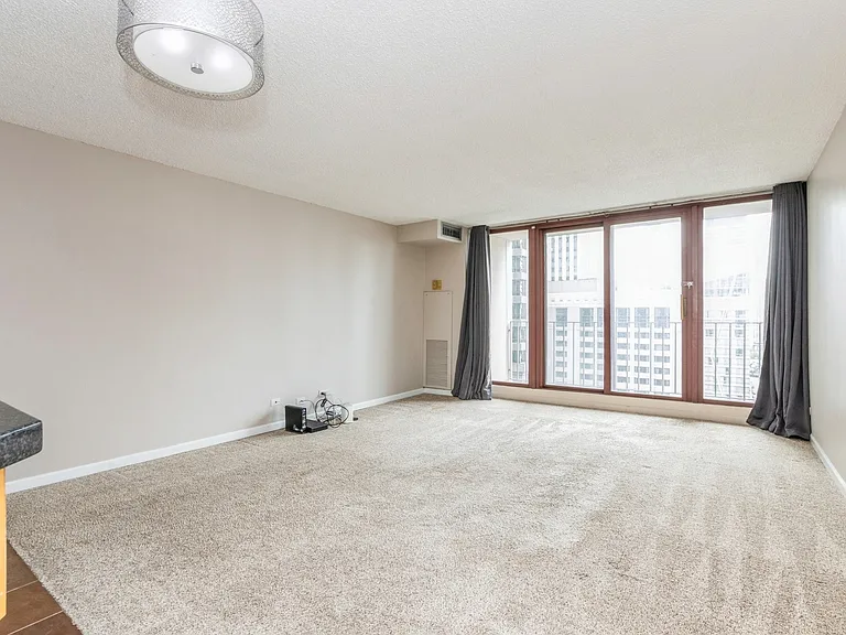 200 N Dearborn St #2803 — Photo 4
