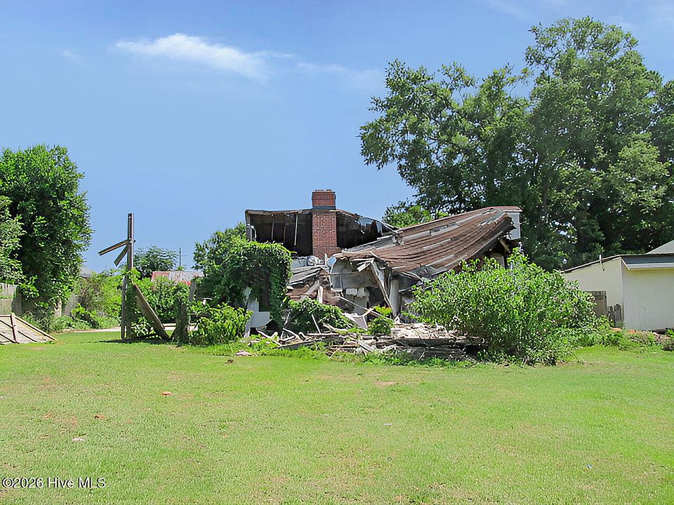 1st image of 2121 Lake Avenue
