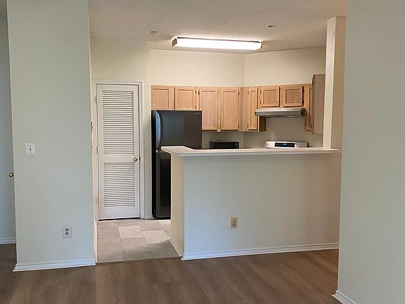 3rd image of 4405 Fair Stone Dr APT 203