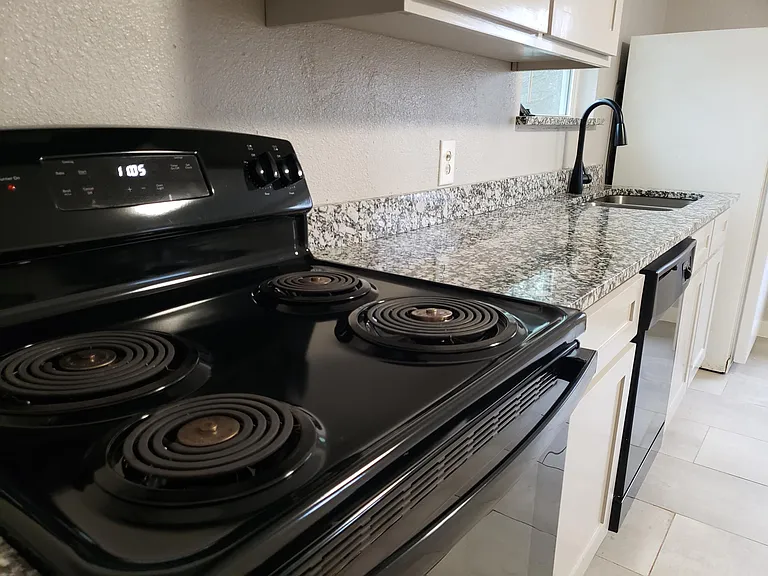702 College St #3 — Photo 11