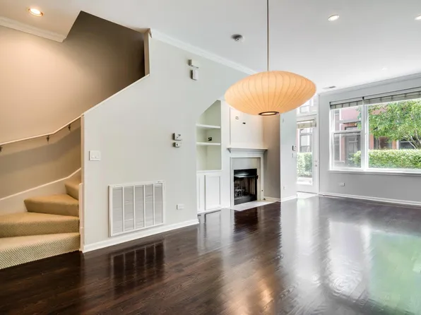 944 N Crosby St, Chicago, IL