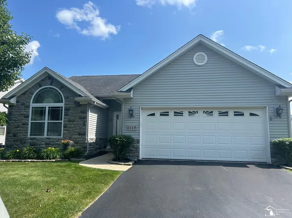 2118 Fountain Cir, Lambertville, MI 48144