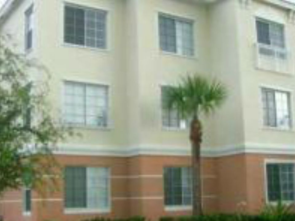 2nd image of 6205 Myrtlewood Circle W