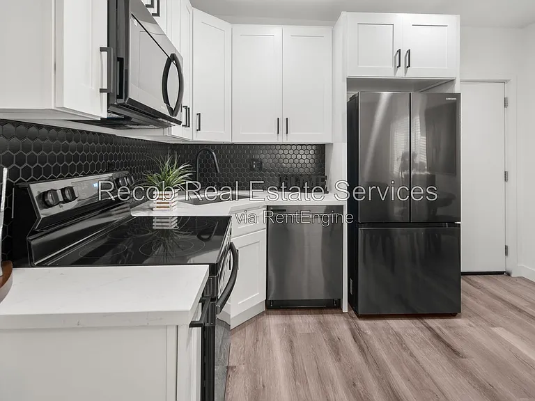 4988 Genesee Ave #4988 — Photo 3