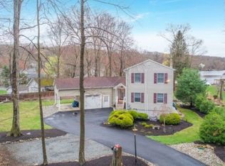 63 Northwood Rd, Lake Hopatcong, NJ 07849