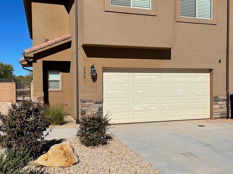 2521 Bella Vista Dr — Photo 2
