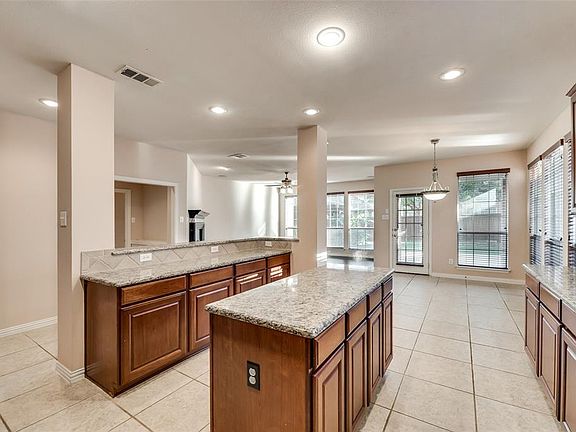 4th image of 1130 Capital Dr