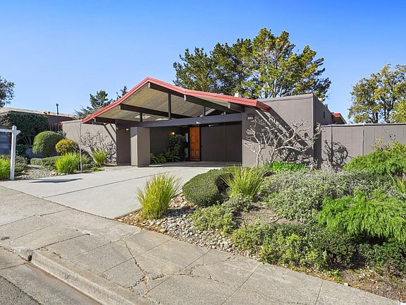 4th image of 3064 Alcazar Dr