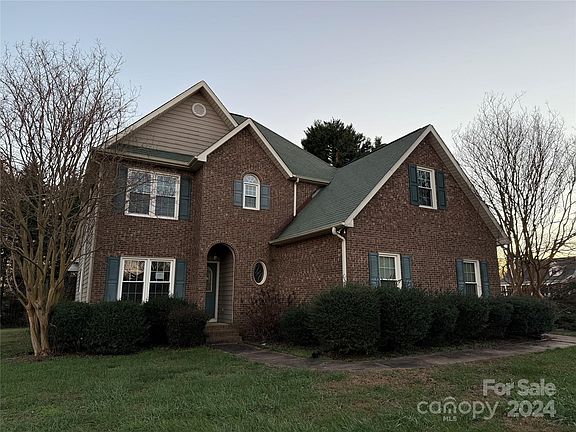 3rd image of 100 Southern Pines Dr