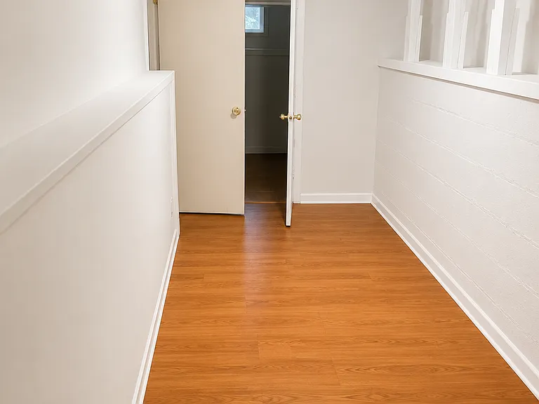 558 Eagle St #1 — Photo 15