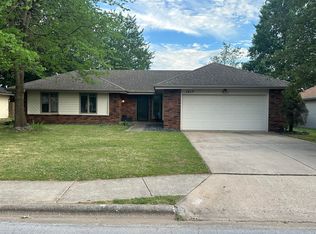 2824 W Maplewood St, Springfield, MO 65807