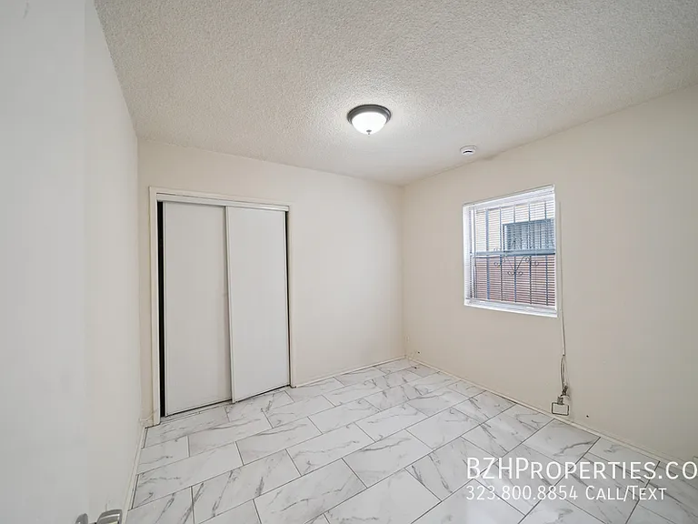 8633 Denver Ave #3 — Photo 11