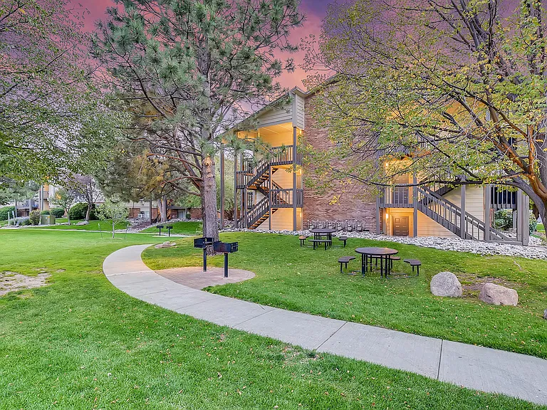 Clearview Apartments 4840-print-065-060-Exterior
