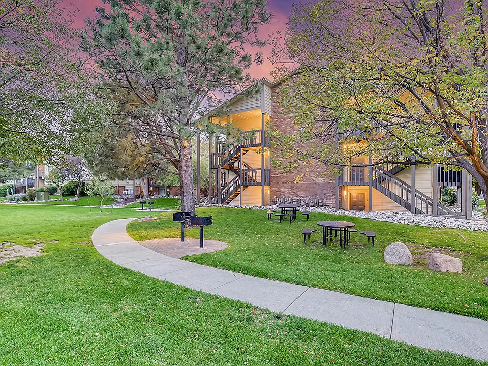 Clearview Apartments 4840-print-065-060-Exterior
