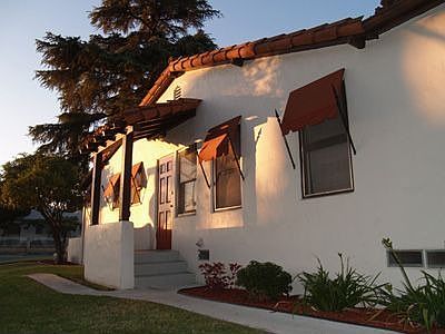 side, looking toward front