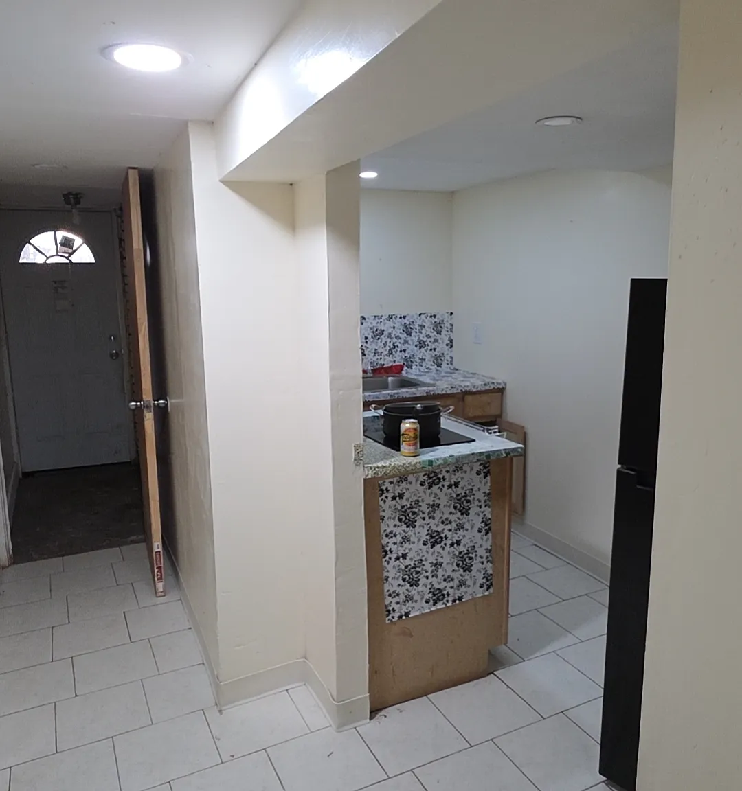 1 bed, 450 sqft, $1,100 — Photo 2