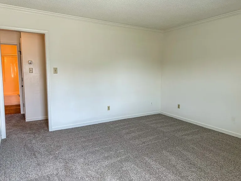 310 Kent Ave — Photo 5