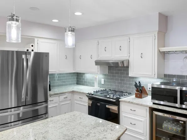 16303 Blenheim Way, Minnetonka, MN 55345