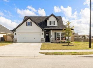 1908 Meridian Ct, Bryan, TX 77807