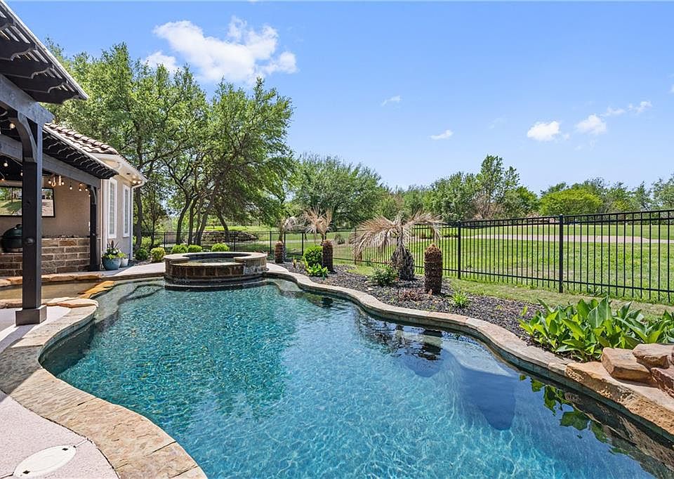 1st image of 1812 Lakecliff Hills Ln