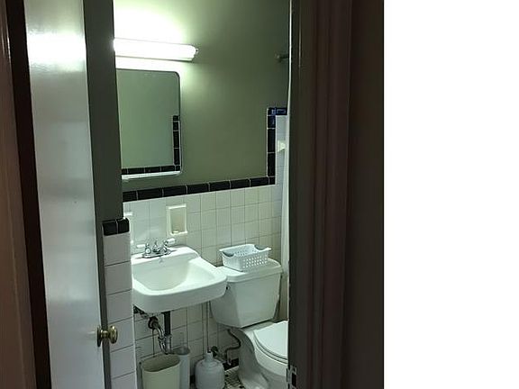 3rd image of 124 W South St APT 4