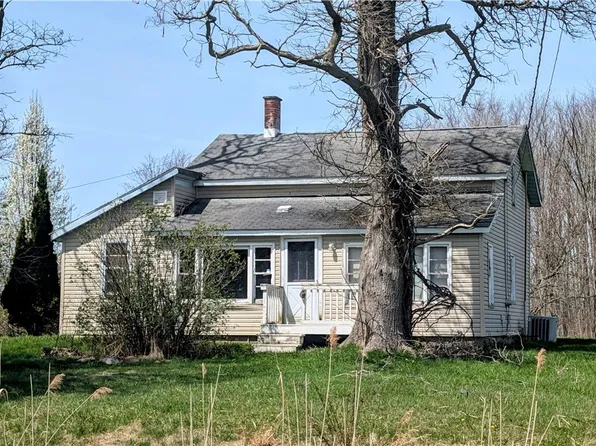6693 Bushnell Rd, Conneaut, OH 44030