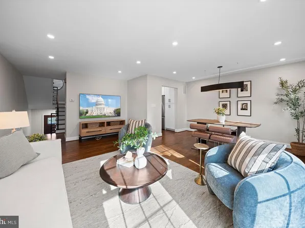 3146 Cedar Grove Dr, Fairfax, VA 22031