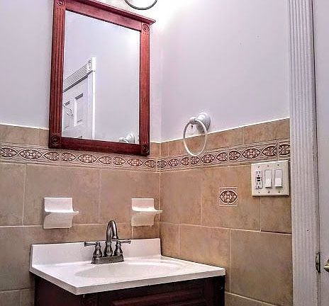 4th image of 481 11th St APT 2A