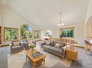 14726 Courtyard Cir, Burnsville, MN 55306