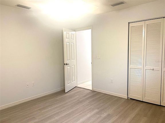 4th image of 378 Roseling Cir #378