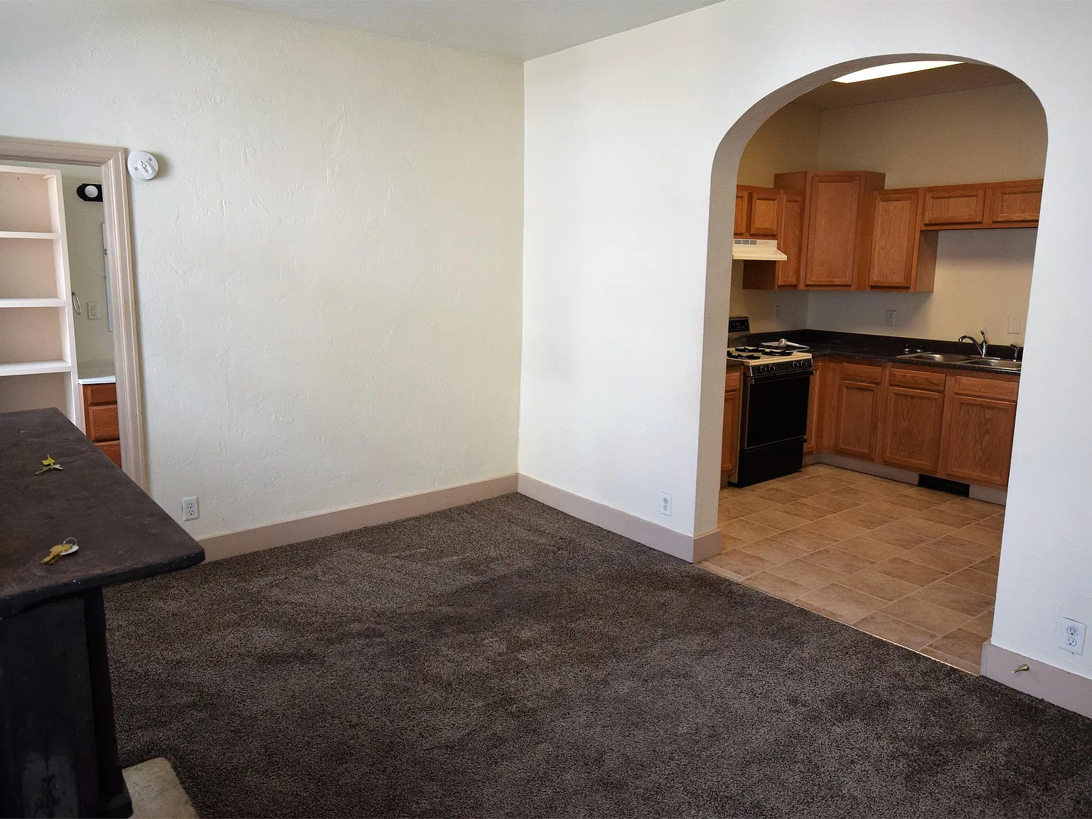 556 Jefferson St — Photo 4