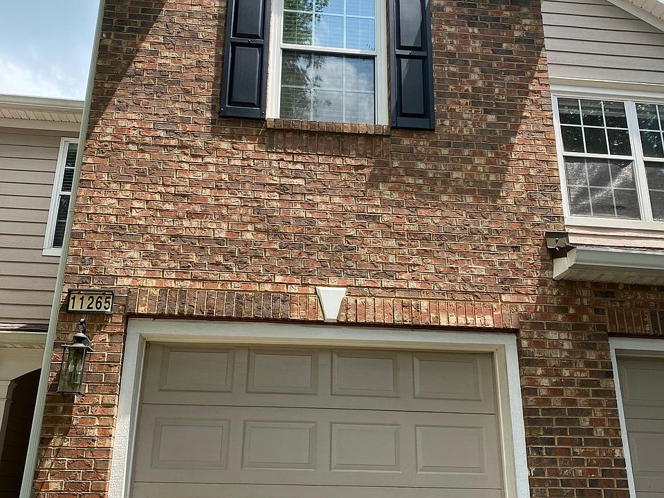 Front - 1 car garage