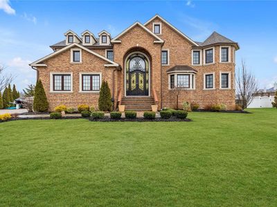 121 Sequams Lane W, West Islip, NY, 11795